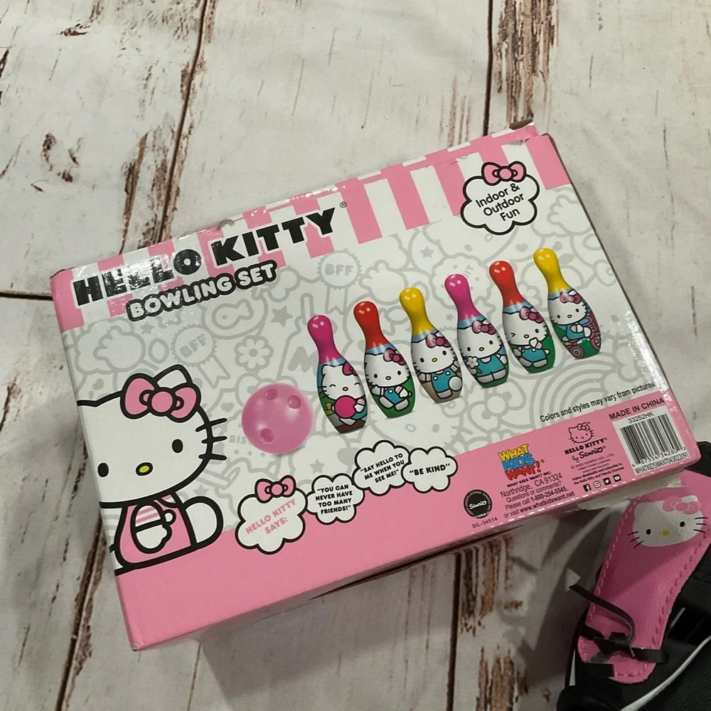 HELLO KITTY BOWLING SET, TEE BALL GLOVE AND‎ PURSE